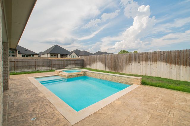 9430 Stablewood Lakes Lane, Tomball, TX 77375