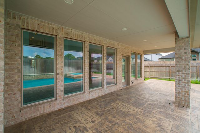 9430 Stablewood Lakes Lane, Tomball, TX 77375