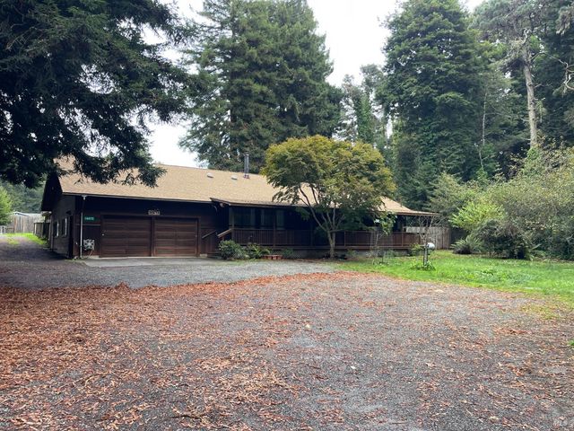 14875 Atkins Way, Fort Bragg, CA 95437