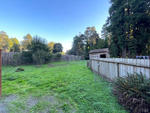 14875 Atkins Way, Fort Bragg, CA 95437