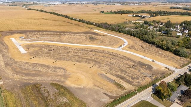 140 Pleasant Hill Drive NW, Swisher, IA 52338