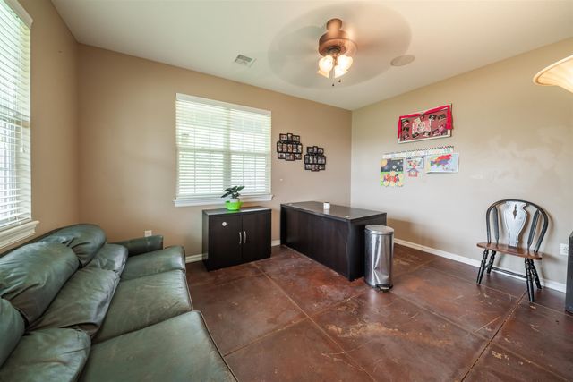 612 Holmes St, Kiowa, KS 67070