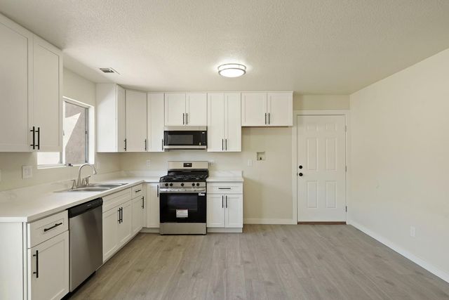 2030 E Lafayette St, Stockton, CA 95205