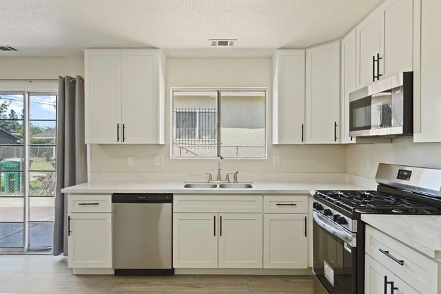 2030 E Lafayette St, Stockton, CA 95205