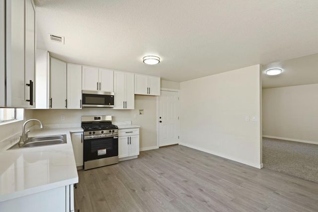 2030 E Lafayette St, Stockton, CA 95205