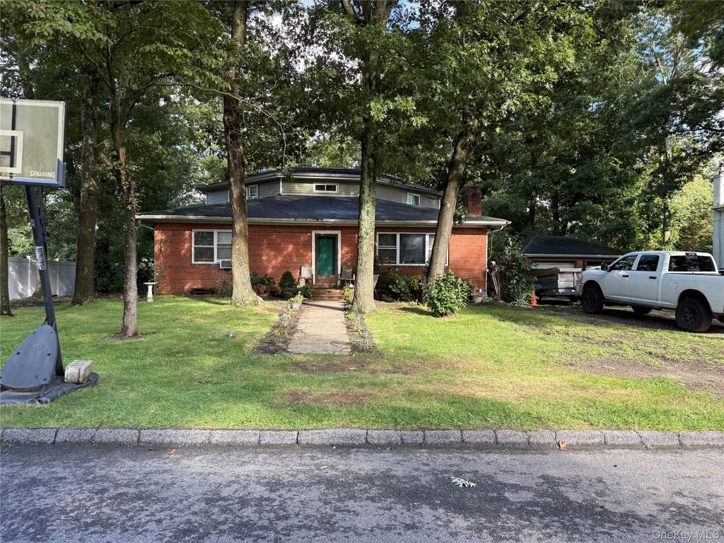 45 Summit Drive, Smithtown, NY 11787 — exterior