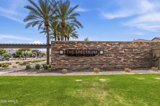 1555 E ELGIN Street, Gilbert, AZ 85295