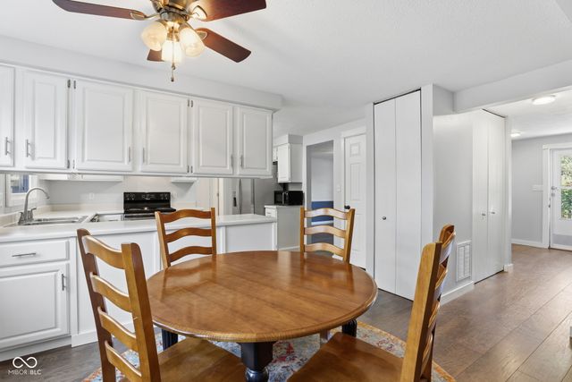 11302 Wood Creek Drive, Carmel, IN 46033