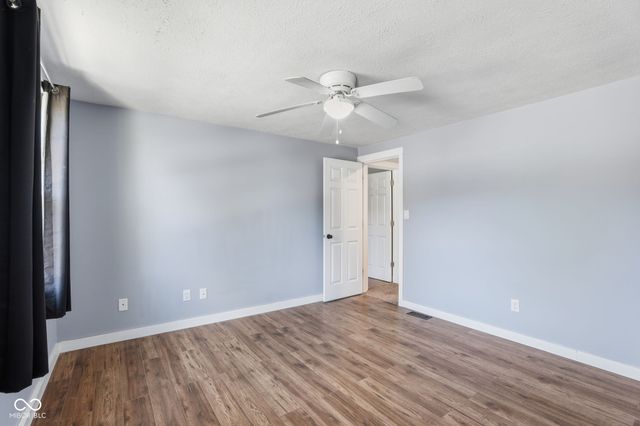 11302 Wood Creek Drive, Carmel, IN 46033