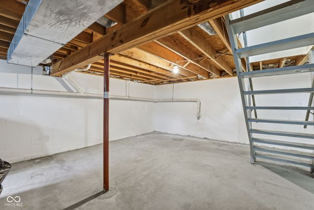 11302 Wood Creek Drive, Carmel, IN 46033