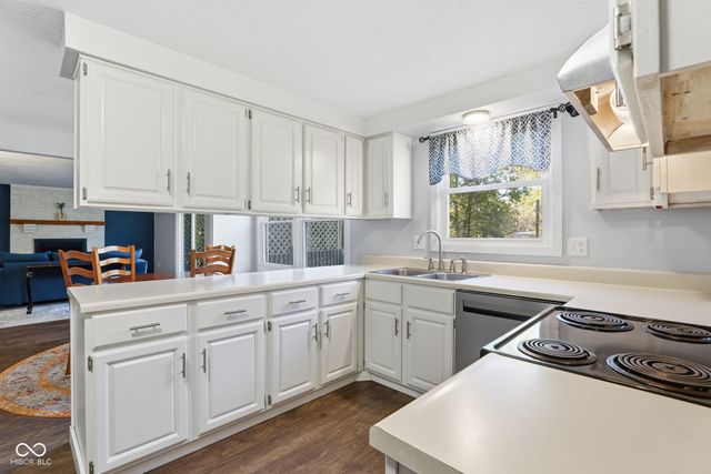 11302 Wood Creek Drive, Carmel, IN 46033