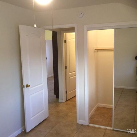 121 Roberts Lane, Bakersfield, CA 93308