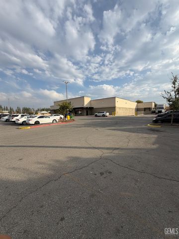 121 Roberts Lane, Bakersfield, CA 93308