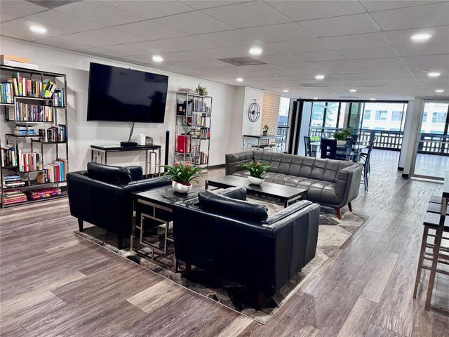 2016 Main Street 1807, Houston, TX 77002