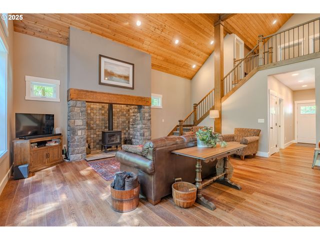 25815 Ne LUCIA FALLS Rd, Yacolt, WA 98675