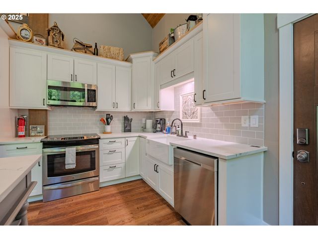 25815 Ne LUCIA FALLS Rd, Yacolt, WA 98675