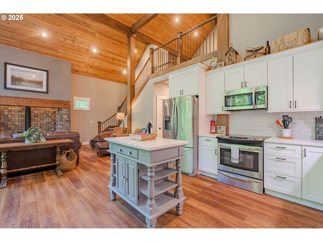 25815 Ne LUCIA FALLS Rd, Yacolt, WA 98675