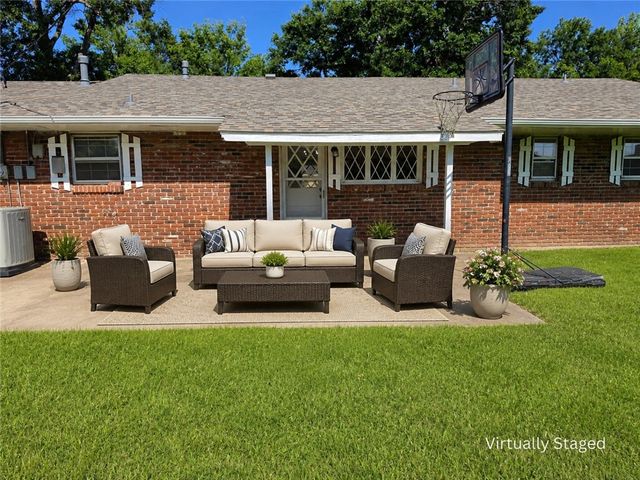 800 Carlton Street, Springdale, AR 72762