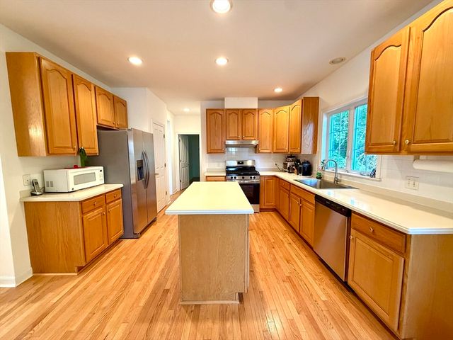 43 Independence Ln, Ashland, MA 01721
