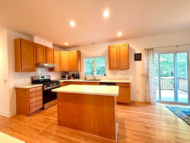 43 Independence Ln, Ashland, MA 01721