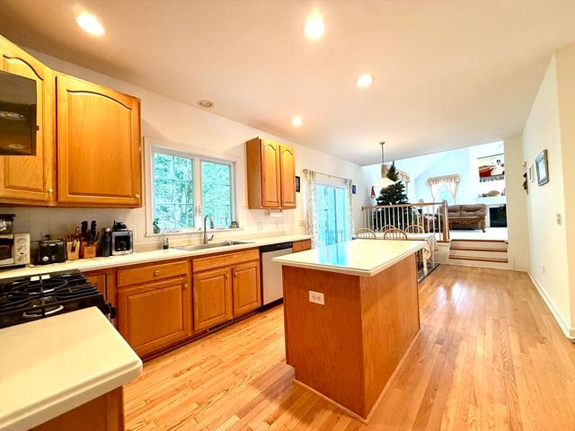 43 Independence Ln, Ashland, MA 01721