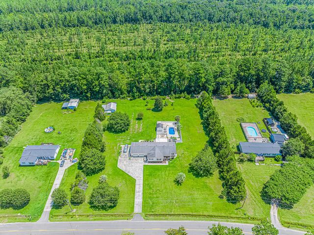 1353 Circle Bay Dr., Longs, SC 29568
