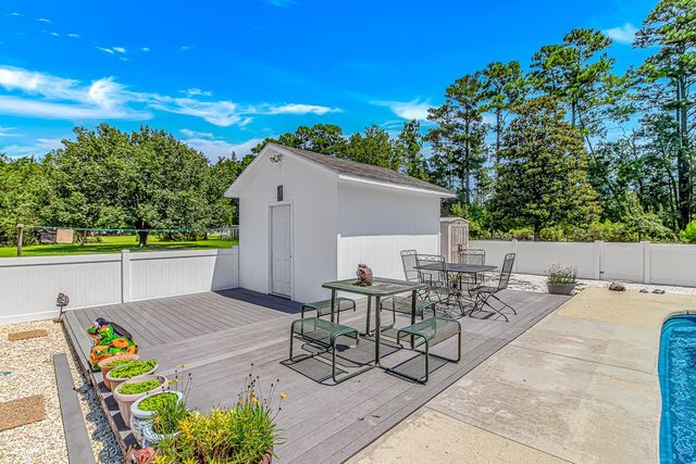 1353 Circle Bay Dr., Longs, SC 29568