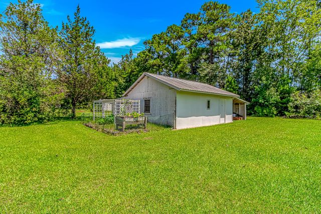 1353 Circle Bay Dr., Longs, SC 29568