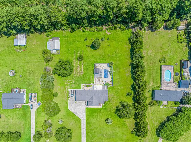 1353 Circle Bay Dr., Longs, SC 29568