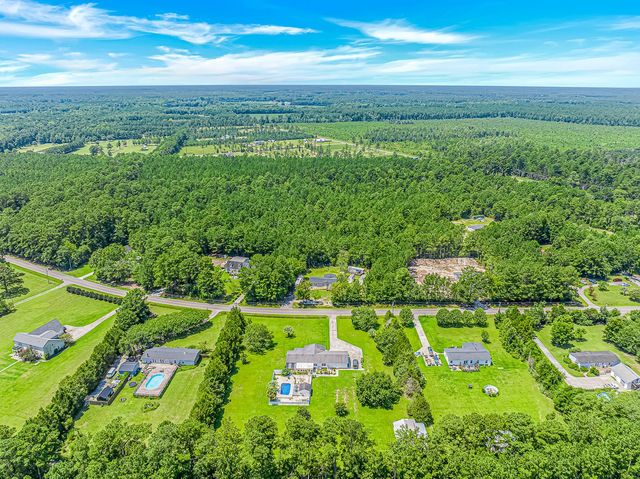 1353 Circle Bay Dr., Longs, SC 29568