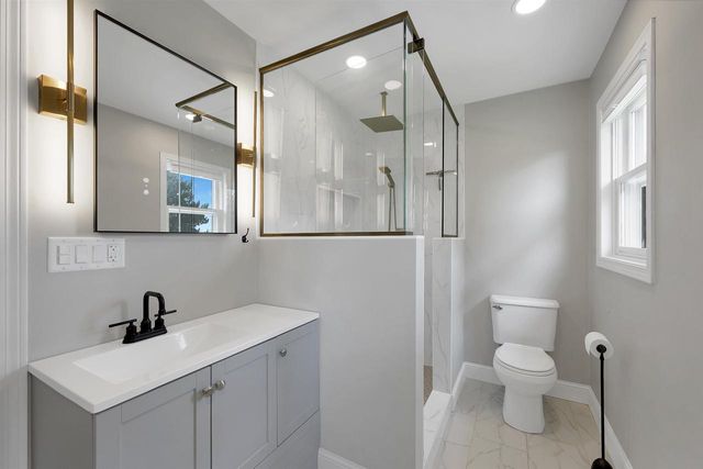 2485 VAN VIEW COURT, Green Bay, WI 54311