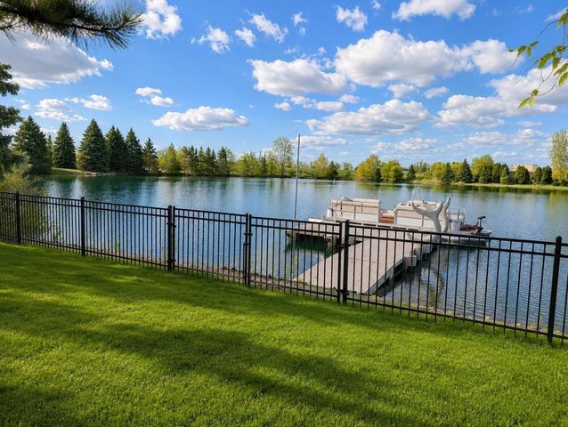 2485 VAN VIEW COURT, Green Bay, WI 54311
