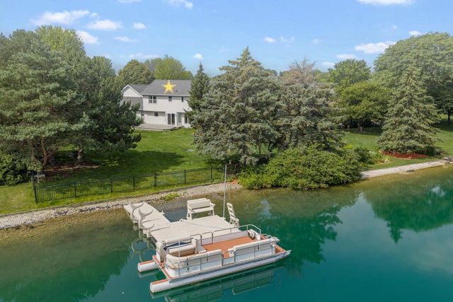 2485 VAN VIEW COURT, Green Bay, WI 54311
