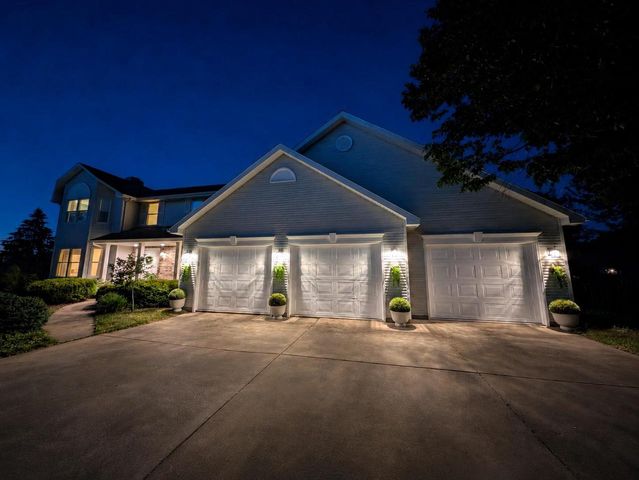 2485 VAN VIEW COURT, Green Bay, WI 54311
