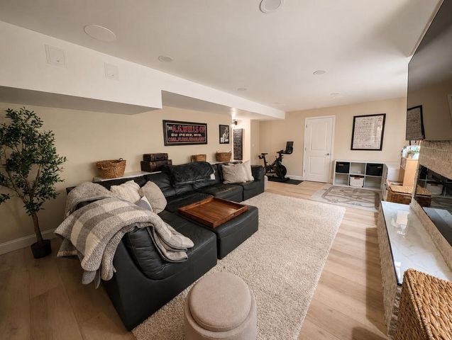 2485 VAN VIEW COURT, Green Bay, WI 54311