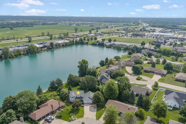 2485 VAN VIEW COURT, Green Bay, WI 54311
