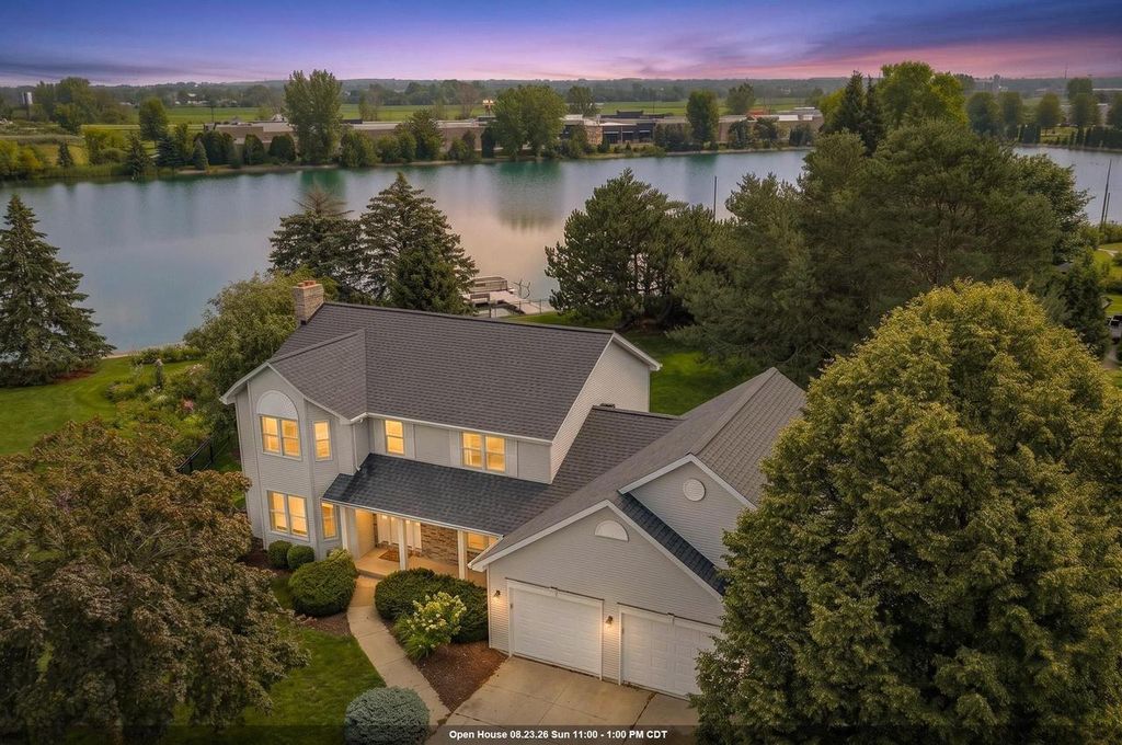 2485 VAN VIEW COURT, Green Bay, WI 54311