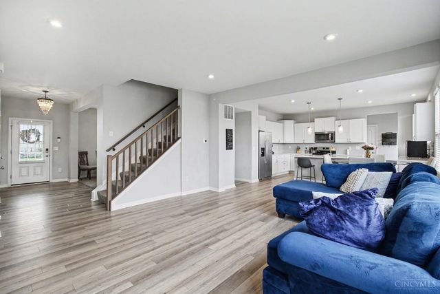 4677 Hampton Pointe Drive, Green Twp, OH 45248