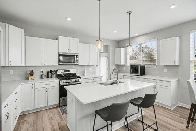 4677 Hampton Pointe Drive, Green Twp, OH 45248