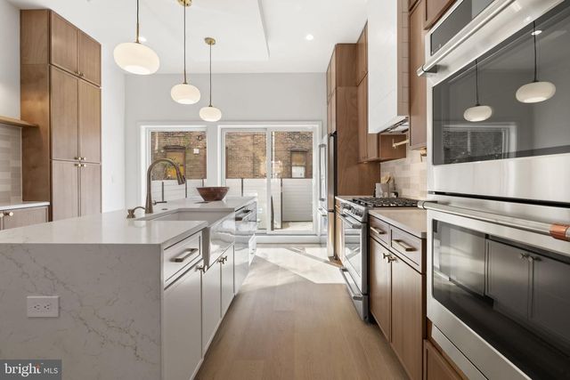 2214 E GORDON ST, Philadelphia, PA 19125