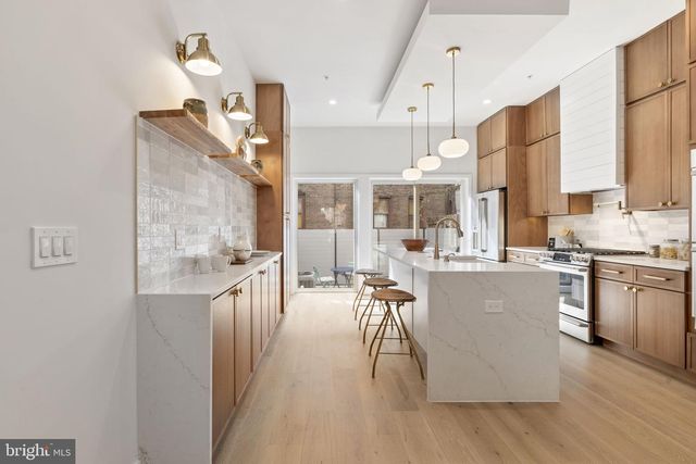 2214 E GORDON ST, Philadelphia, PA 19125