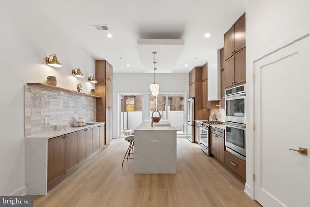 2214 E GORDON ST, Philadelphia, PA 19125