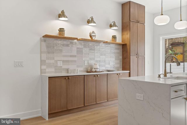 2214 E GORDON ST, Philadelphia, PA 19125