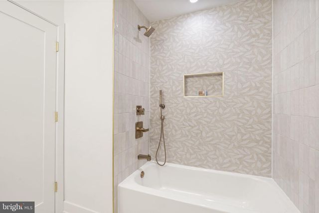 2214 E GORDON ST, Philadelphia, PA 19125