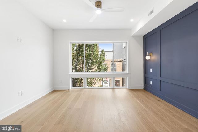 2214 E GORDON ST, Philadelphia, PA 19125