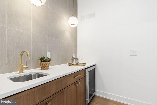 2214 E GORDON ST, Philadelphia, PA 19125