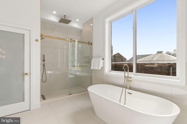 2214 E GORDON ST, Philadelphia, PA 19125