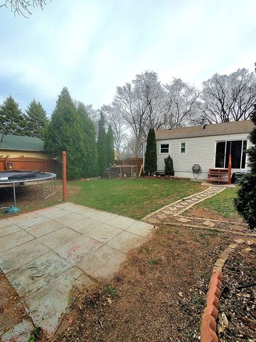 2500 Dakota Road, Waukegan, IL 60087