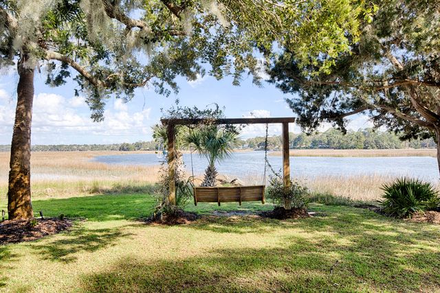 16 W Haven, Beaufort, SC 29906