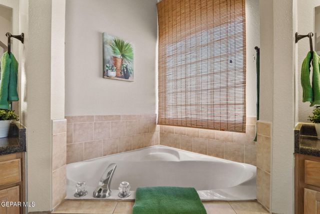 7387 CAMINO DEL SOL Drive, El Paso, TX 79911